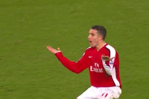 這球算不算？范佩西直接“搶斷”門將破門！