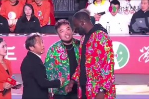 哈哈哈，笑死！宋小寶現(xiàn)場(chǎng)教學(xué)追夢(mèng)：瞅你那損色??