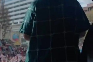 楊瀚森參加利拉德見(jiàn)面會(huì)的另一個(gè)視角，一出場(chǎng)就引發(fā)球迷熱烈歡呼