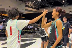 皮膚黑了點，但身材頂級！33歲的知名體育場邊女記者布魯克斯！