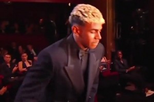 這得蟬聯(lián)幾屆啊?? 亞馬爾獲2025科帕獎(jiǎng)，連續(xù)兩年奪魁歷史首人