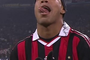 小羅最后一場(chǎng)歐冠出場(chǎng)是在米蘭！如今已是金球獎(jiǎng)?lì)C獎(jiǎng)嘉賓！