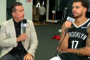 笑死！網(wǎng)友：竟然在地鐵上遇到“老詹”和“庫里”了??