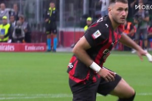 開(kāi)場(chǎng)造險(xiǎn)！S-希門(mén)尼斯單刀被撲！奇克補(bǔ)射被門(mén)線解圍！