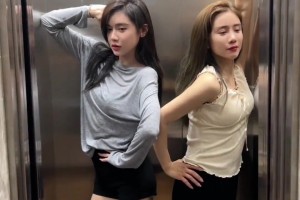 姐姐好看哈！美娜帶網(wǎng)友參觀自己老家的豪宅 姐姐出境~