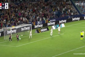 皇馬被扳一球！艾永禁區(qū)機(jī)敏跑位頭球破門，萊萬(wàn)特1-2皇馬