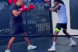 烏度卡休賽期練習(xí)拳擊，下賽季要是誰(shuí)不聽話，就給他一拳嗎？??