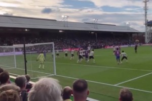 韌性十足的球隊(duì)！現(xiàn)場(chǎng)實(shí)拍恩凱提亞97分鐘絕殺利物浦！