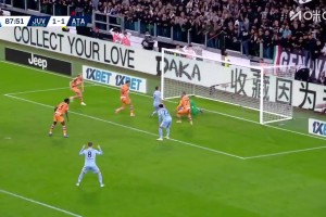 錯(cuò)失絕殺！麥肯尼近距離打門太正，直接被門將沒收！