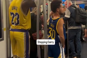 震驚！“老詹”竟與“庫里”一起坐地鐵??