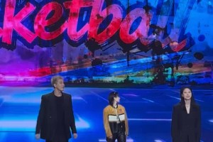 有才哈！郭艾倫和王思雨在微博之夜現(xiàn)場跳刀馬刀馬~