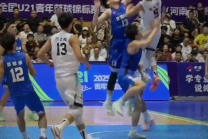 楊毅：國內(nèi)聯(lián)賽就是自娛自樂 培養(yǎng)不出世界級(jí)的核心運(yùn)動(dòng)員~