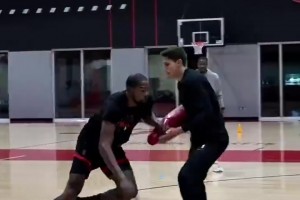 阿杜最新訓練視頻！一手跳投依然無解啊????