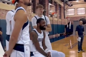 濃眉+歐文+克萊+弗拉格！獨(dú)行俠四巨頭定妝照 新賽季走多遠(yuǎn)？