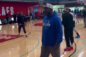 復出越來越近了？歐文已經(jīng)可以進行簡單的有球訓練了