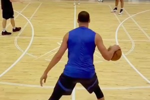 傷愈這么久了，克萊的右腿還是明顯細一圈??