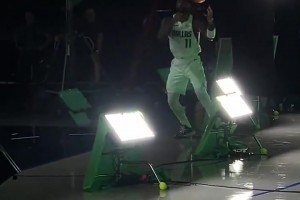 人球合一！歐文連拍個定妝照都要秀下運球??