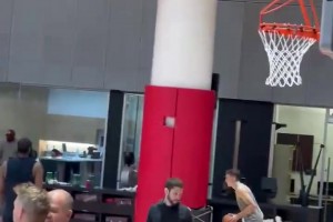 快船開啟訓練營 歐錦賽受傷的博格丹恢復(fù)神速底角連連三分命中~