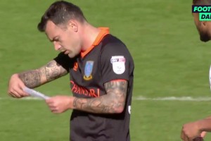 還能用嗎？戰(zhàn)術(shù)小紙條被對手搶了??