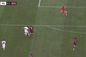 曼聯(lián)博主反駁：同樣的機(jī)會(huì)看看霍伊倫都干了些什么？