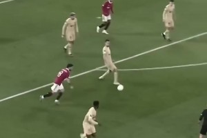 足球智慧體現(xiàn)！布斯克茨這一停一過(guò)堪稱藝術(shù)！