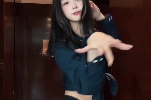 @林葳？卓識(shí)身穿短裙黑絲尬舞：敢跟別的女人說話我就扇死你~