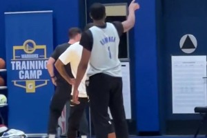 新的開(kāi)始！庫(kù)明加新賽季將改穿1號(hào)球衣