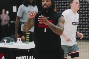 手感依舊絲滑！利拉德訓練營開練三分 球球空心可太好聽了??