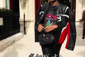 魔術師兒子EJ醬現(xiàn)身巴黎時裝周 受到粉絲競相合影追捧~