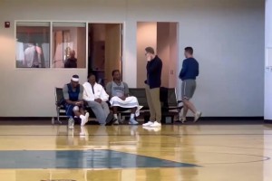 討論新規(guī)？雷霆訓(xùn)練營也見到了幾位NBA裁判！