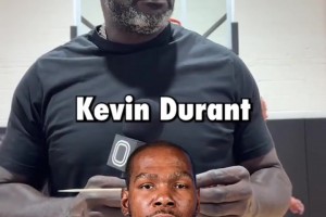 聽到目前比詹姆斯強(qiáng)的就折斷木棍！奧尼爾居然到最后才折？！