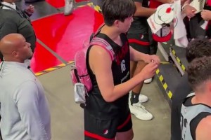 約老師真是個(gè)賽馬的高手！可以輸籃球比賽 不能輸賽馬比賽??