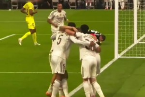 對(duì)內(nèi)氛圍和諧！姆巴佩暖心讓點(diǎn)，進(jìn)球后一起開(kāi)心慶祝