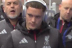 抽象！快來(lái)嘗試給超跑阿德耶米安上頭發(fā)吧！