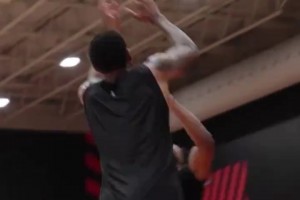 完美默契！杜蘭特阿門(mén)小賈的三線快攻真是行云流水??