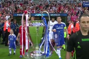 老男孩的最后一搏！12年歐冠決賽回顧！德羅巴滑跪三條杠！