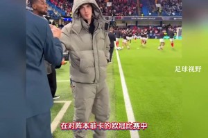 博主：帕爾默怎么穿著棉拖去慶祝，還扯到自己的腹股溝了??