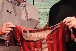 一件最動人的米蘭球衣…