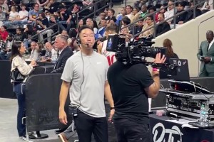 CBA強(qiáng)度太大了？??快船vs龍獅 記者拍到博格丹受傷離場(chǎng)