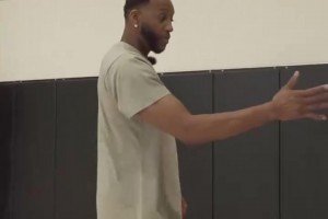 夸爽了！此前KD做客追夢(mèng)的播客，追夢(mèng)花式吹捧讓KD合不攏嘴！