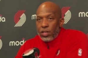 楊瀚森：投進第2個三分時手還在抖，隨后幾個上籃讓我放松下來