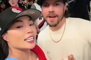 今天真牛！在波特蘭的博主珠姐現(xiàn)場教球迷用中文說：楊瀚森牛皮~