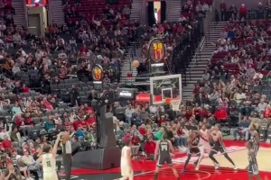 爆發(fā)的關鍵！楊瀚森昨日三分兩連擊??徹底打開局面點燃全場??！