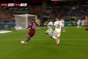 ??頭球轟炸！哈蘭德高高躍起力壓后衛(wèi)頭球暴力破門！