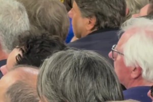 發(fā)生了啥？實拍：歐冠決賽目睹弟弟的國米潰敗，大因扎吉若有所思