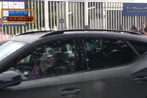 女友上下班接送??妮可在巴薩訓(xùn)練結(jié)束后接回了亞馬爾