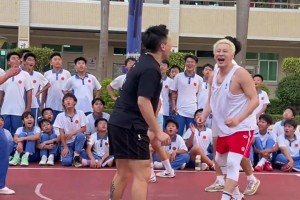 女高中生打單挑瘋狂拉桿&展現(xiàn)超強核心力量！