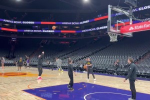 手感柔和！~東契奇投籃訓(xùn)練中 今晚將迎來季前賽首秀？