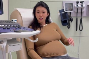 張曼源完成第一次孕晚期產(chǎn)檢 體重飆升至179斤！