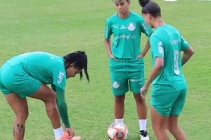 這一幕似曾相識，但確是女版MSN??